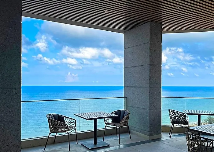 Khách sạn Apec Mandala Chambay Mui Ne 5*
